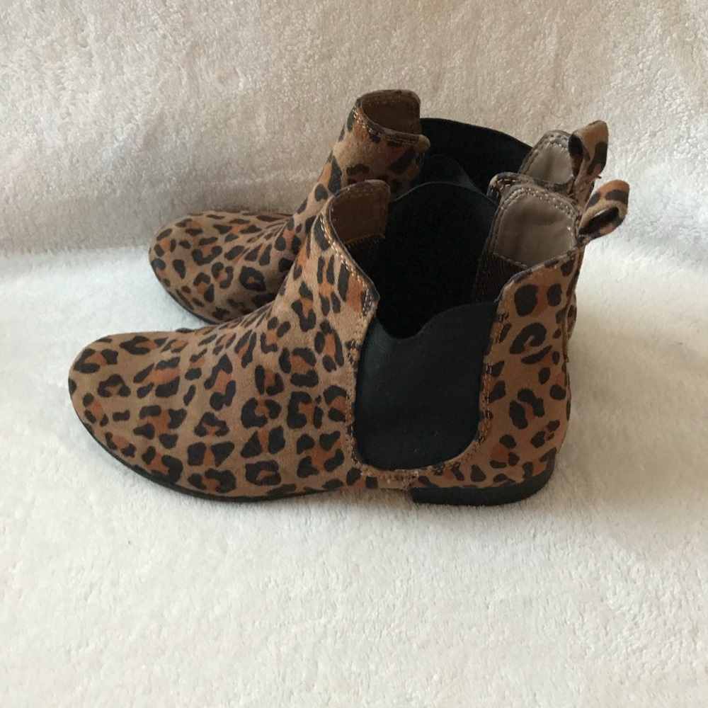 Mossimo leopard print stretch ankle boots.
